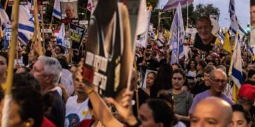 Protesta në Tel Aviv: Qindra izraelitë kërkojnë lirimin e pengjeve