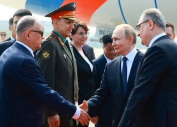 Xi mirëpret Putinin dhe Modin, ndërsa Trump trazon rendin global