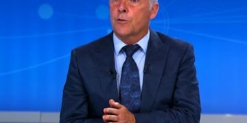 Rohde: “Më mirë të zgjidhet trafiku në hyrje të Vushtrrisë, se të ndërtohen urat mbi Ibër”