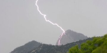 Rrufeja godet për vdekje bariun në Pogradec, ngordhin dhe 20 bagëti