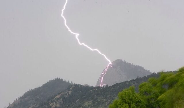 Rrufeja godet për vdekje bariun në Pogradec, ngordhin dhe 20 bagëti