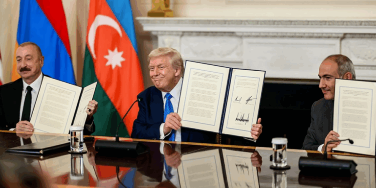 Trump dhe Paqja Armeni-Azerbajxhan: Si SHBA po Dobëson Ndikimin Rus në Kaukazin Jugor