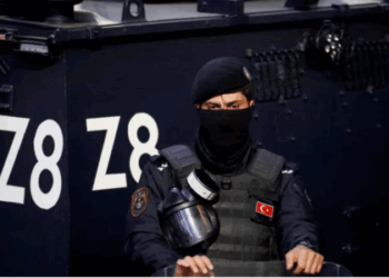 Autoritetet turke arrestojnë kryetarin e një bashkie të Stambollit dhe 40 zyrtarë të tjerë