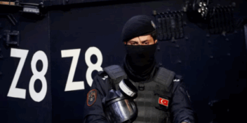 Autoritetet turke arrestojnë kryetarin e një bashkie të Stambollit dhe 40 zyrtarë të tjerë