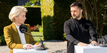 Zelenskyy shkon në Uashington me liderët kryesorë evropianë për bisedime me Trump