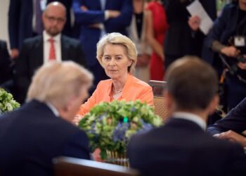 Von der Leyen: Lufta tregtare BE–SHBA do të ishte dhuratë për Moskën dhe Pekinin