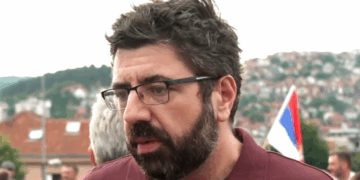 Deputeti opozitar serb Lazović për Vuçiqin: Nuk mund t’i frikësojë më qytetarët