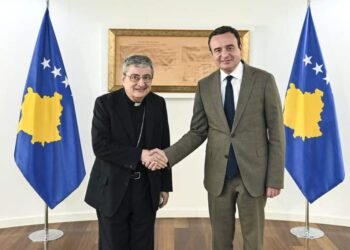 Kryeministri Kurti priti në takim Delegatin apostolik të Selisë së Shenjtë, Imzot Luigi Bianco