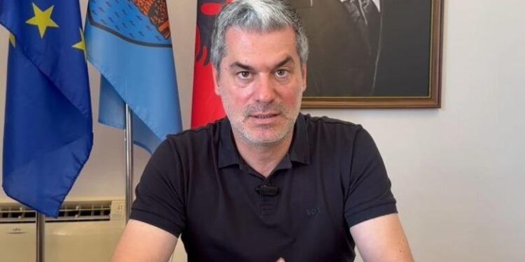 Dorëhiqet kryebashkiaku i Vlorës, Ermal Dredha: “Largohesha me dinjitet për t’i hapur rrugë ideve të reja”