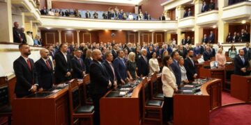 Seanca maratonë në Kuvend: Rama prezanton programin qeverisës, priten mbi 25 orë debat