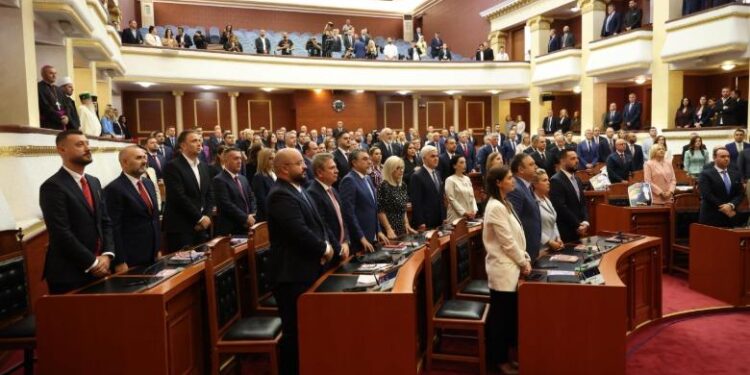 Seanca maratonë në Kuvend: Rama prezanton programin qeverisës, priten mbi 25 orë debat