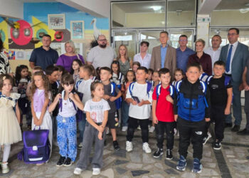 Sinani me njerëzit e Vučićit: bashkëpunim i detyruar apo kompromis i rrezikshëm?