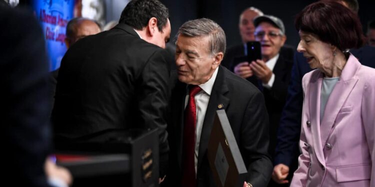 Kryeministri Kurti nderon Joe dhe Shirley DioGuardi në 85-vjetorin e ish-kongresistit amerikan