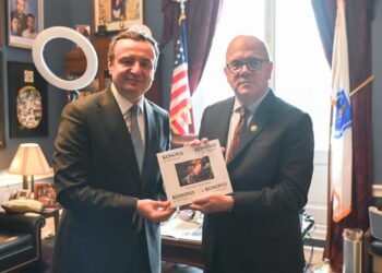Kryeministri Albin Kurti takon kongresistët amerikanë në Washington për thellimin e bashkëpunimit Kosovë-ShBA
