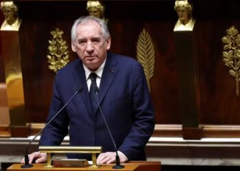 Franca në krizë politike: François Bayrou dorëzon dorëheqjen, Macron pritet të emërojë kryeministër të ri
