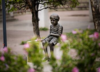 REAGON KRYETARI I SKENDERAJT, FADIL NURA: Leotrimi nuk kërkon luks – kërkon kujtesë dhe nderim.