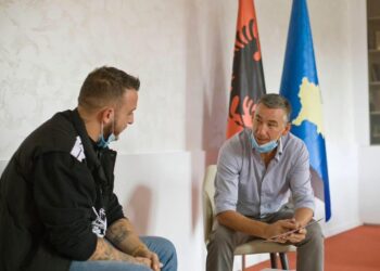 Mozzik tregon histori emocionuese me Kadri Veselin: Më tha ”More Gramoz, unë kom mujt mos me kanë gjallë hiq”