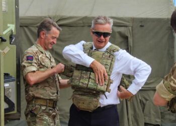 Hargreaves viziton ushtarët e Gardës Skoceze në Bondsteel: Ky dislokim tregon mbështetjen e Mbretërisë së Bashkuar për Kosovën