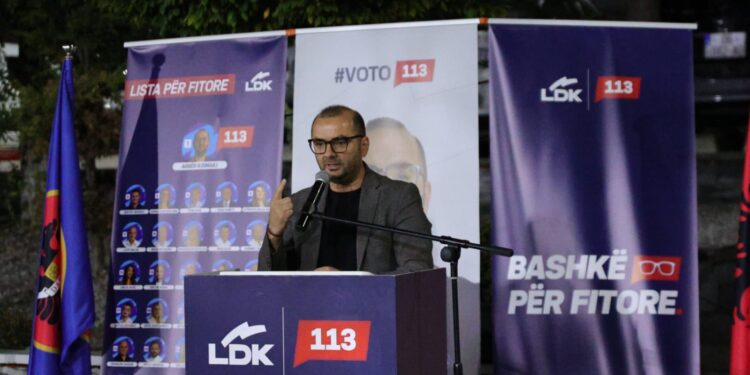 Arbër Ismajli viziton fshatrat e Gjilanit: Bashkë jemi të pandalshëm