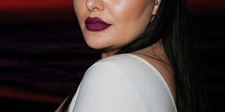 Amina Nuraj: “Politikanët shqiptarë harrojnë Sanxhakun” — Reagim i fortë pas fjalimit të Presidentit Begaj në OKB