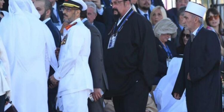 Ftesa zyrtare që hoxha nga Lugina mori nga Ministri i Mbrojtjes serb për Paradën në Beograd