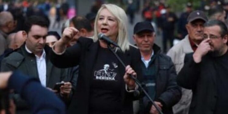 Zyrtarja e PD sulmon bashkëshorten e Gerti Bogdanit: Mos na detyroni të nxjerrim prova që është e Soros-it