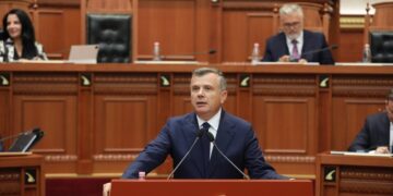 Balla: Mbështes protestën për UÇK-në më 17 tetor