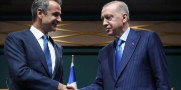 Pezullohet takimi Erdogan-Mitsotakis, reagon Ankaraja