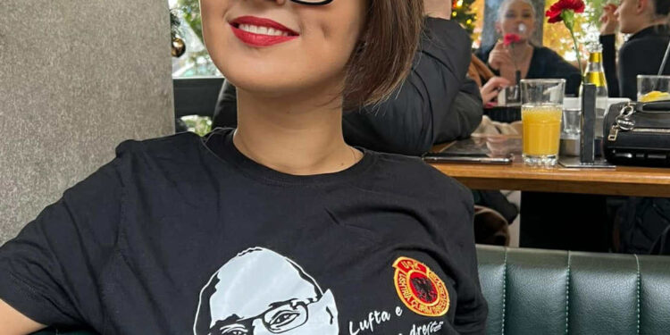 Vajza e Sali Mustafa – Calit publikon sqarimin e të atit pas lajmeve për ndihmë financiare nga shteti