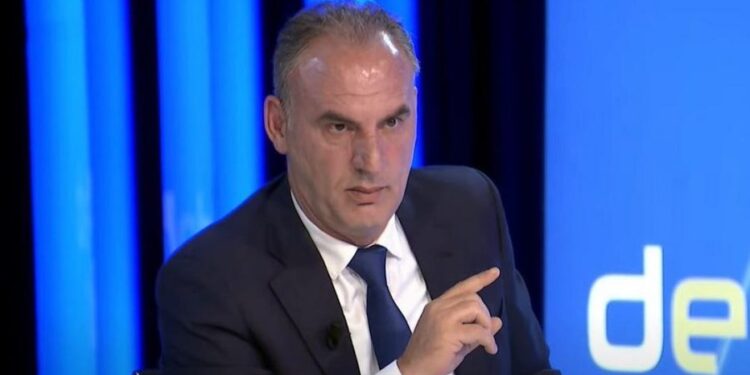 “Duhet me i pritë rezultatet e zgjedhjeve lokale”- Çka po paralajmëron Fatmir Limaj?