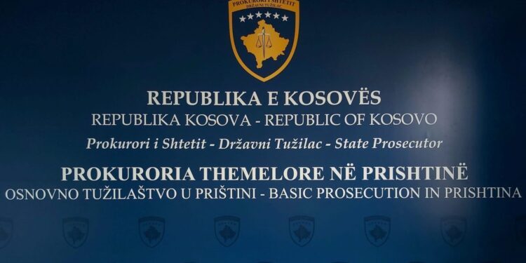 Katër shtetas të huaj akuzohen për shpëlarje parash dhe mashtrime me kartela bankare në Kosovë