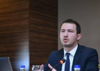 Krasniqi: E trishtueshme të dëgjosh nga njerëzit që e kanë përjetuar Bllacën të thonë se Kosovës nuk i duhet ndihma e Amerikës