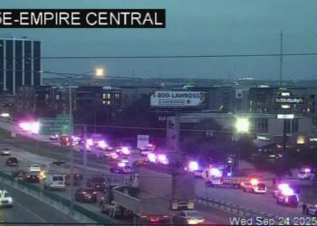 Të shtëna në një qendër të imigracionit në Dallas – disa të plagosur