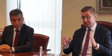 Doganat fshijnë shqipen – ASH: Heshtja e VLEN’it është tradhti