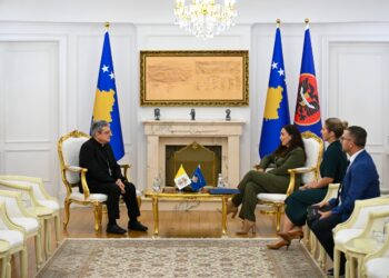 Presidentja Osmani priti Nuncin Apostolik të Selisë së Shenjtë në vizitën e tij të parë në Kosovë