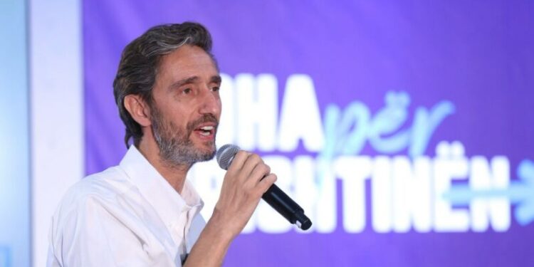 Uran Ismaili prezanton 10 vendimet e para për Prishtinën si kryetar i ardhshëm