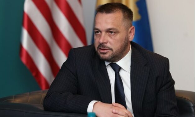 Maqedonci për TVP World: Gjykimi ndaj ish-krerëve të UÇK-së synon minimin e shtetësisë së Kosovës