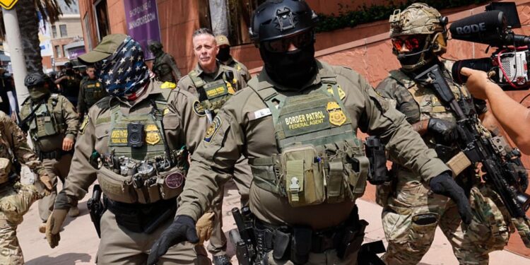 Robotë, spiunazh dhe inteligjencë artificiale: Arsenal i teknologjisë së ICE për kontrollin e emigrantëve