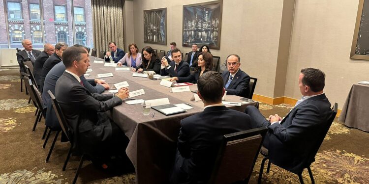 Vjosa Osmani fshehu takimin me Richard Grenell ku i pranishëm ishte edhe Marko Gjuriq