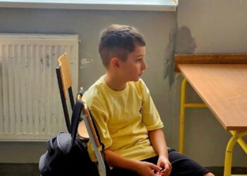 Migrimi po boshatis shkollat në Preshevë: Historia prekëse e një nxënësi të vogël