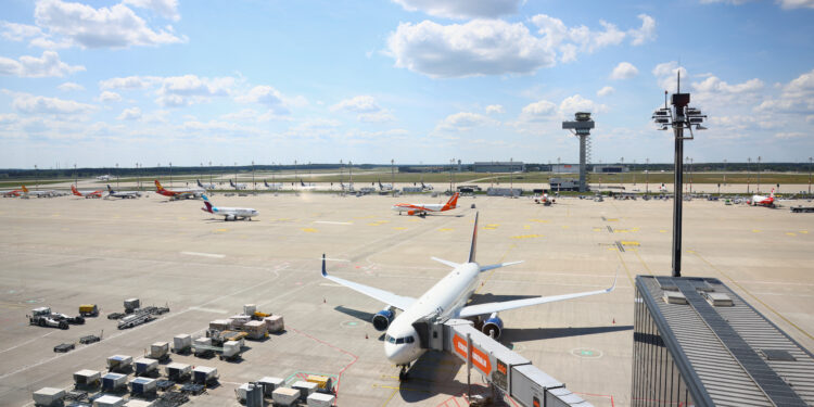 Sulm kibernetik ndaj aeroporteve evropiane shkakton vonesa dhe anulime në Londër, Bruksel dhe Berlin