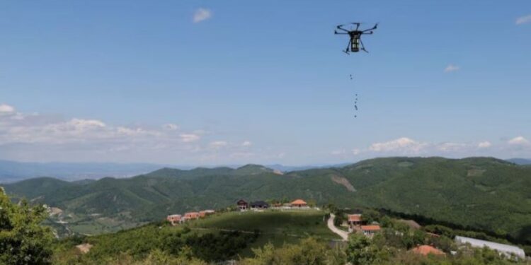 Alarm në kufi: Dronë të dyshuar nga Serbia fluturojnë në Kosovë – Qendra.info mëson se janë parë edhe mbi ‘Dyzin’