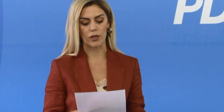 Deliu pyet Osmanin: Si mund të rrish presidente e një shteti ku thua se asgjë nuk funksionon?