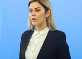 Kryeministrit s’i pëlqeu pyetja pse vajza e tij nuk shkollohet në Kosovë, Deliu: Kurti nuk i beson arsimit publik në Kosovë