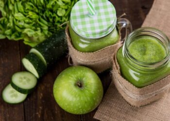 Detoksifikim natyral: Si të pastroni trupin me pije bimore