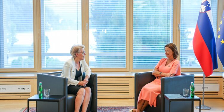 Gërvalla shkon në Slloveni, me Fajon flet për patentë shoferë e jo për njohje të reja