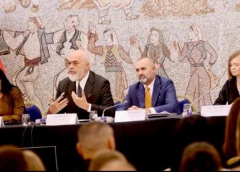 Qeveria godet ndërtimet ilegale dhe mashtrimet me apartamente