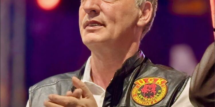 Fatmir Limaj në mbështetje të protestës në Hagë: “Historia e Kosovës nuk mund të shkruhet nga akuza të padrejta”