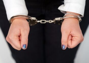 Vajza e dehur kanos nënën e saj në Prishtinë