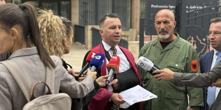 Ish-ushtari i UÇK-së dorëzon padi kundër kryeparlamentarit Dimal Bashën